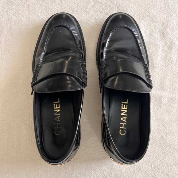 Chanel Shiny Calfskin Logo Loafers Black - Picture 3 of 4